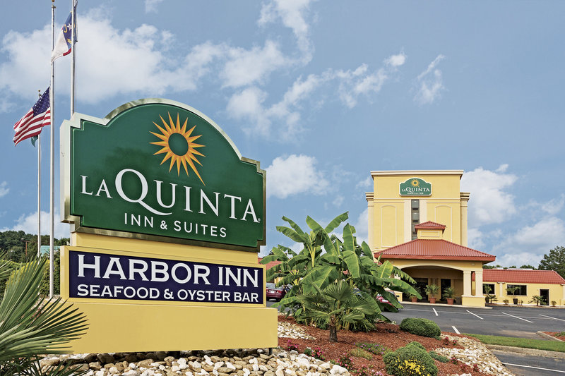 Taylorsville Beach Marina, North Carolina