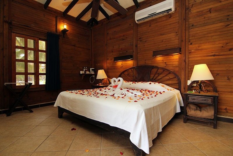 Petit Lafitte Hotel