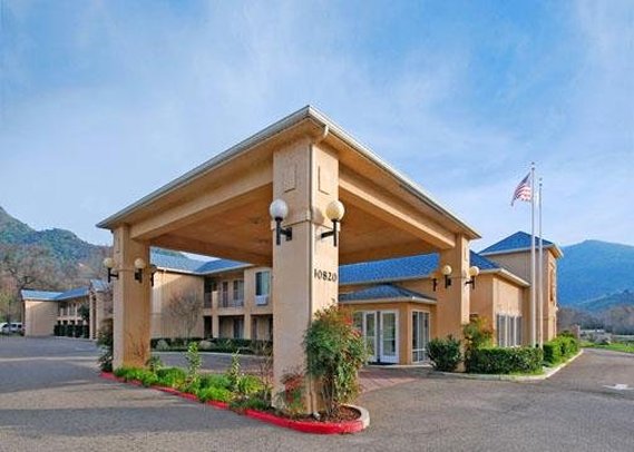 Comfort Inn & Suites Sequoia / Kings Canyon