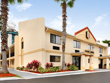 Super 8 by Wyndham Orlando International Drive