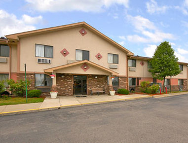 Super 8 by Wyndham Sterling Heights / Detroit Area