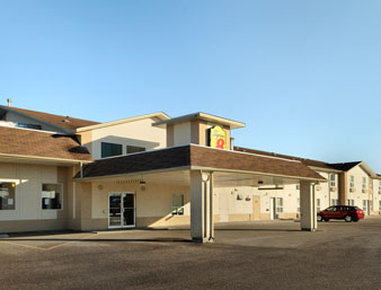 Super 8 by Wyndham Meadow Lake