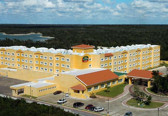 Courtyard by Marriott Cancun Airport