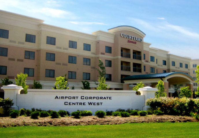 Courtyard by Marriott Mississauga Airport Corporate Centre West