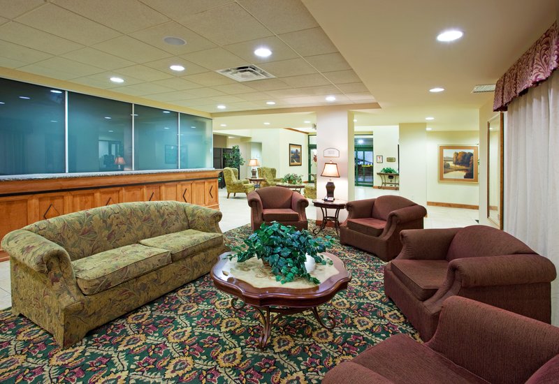 Holiday Inn & Suites Ann Arbor Univ Michigan Area