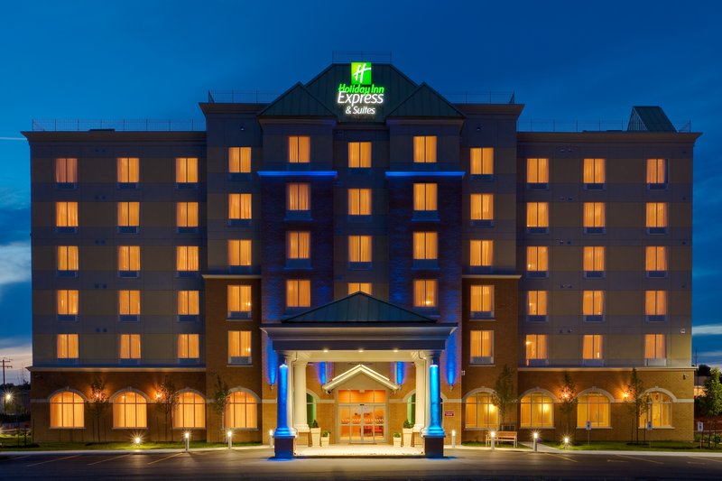Holiday Inn Express Hotel & Suites CLARINGTON BOWMANVILLE