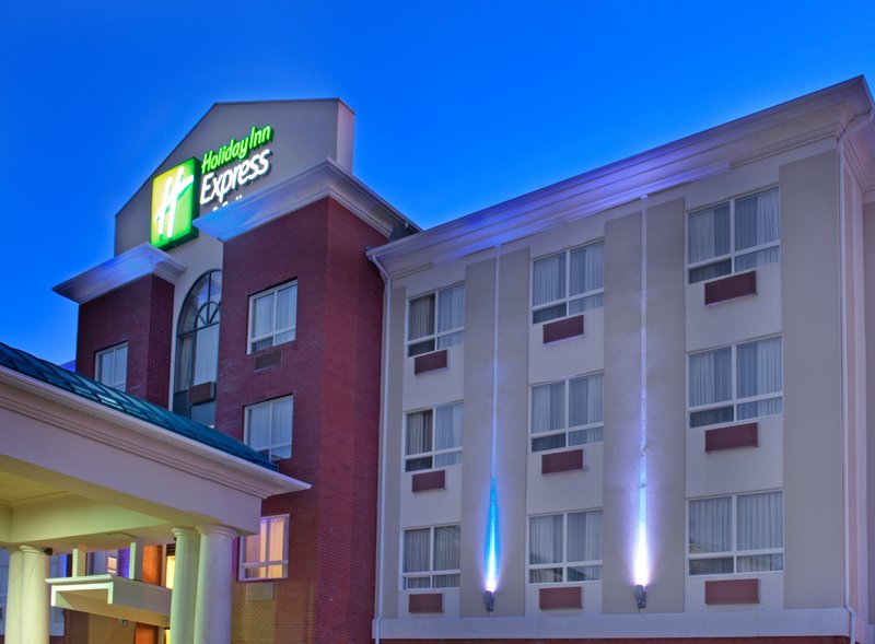 Holiday Inn Express Hotel & Suites Edson