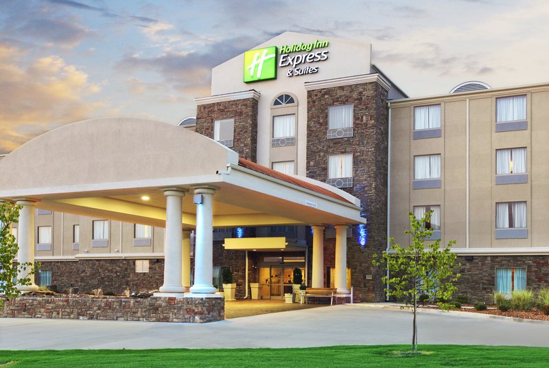 Holiday Inn Express Inn & Suites Searcy