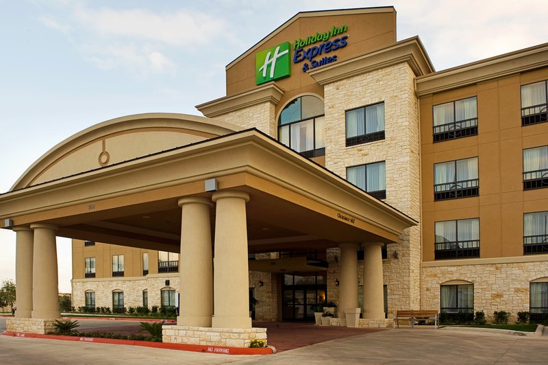 Holiday Inn Express & Suites San Antonio NW Medical Area