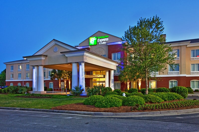 Holiday Inn Express & Suites I 16