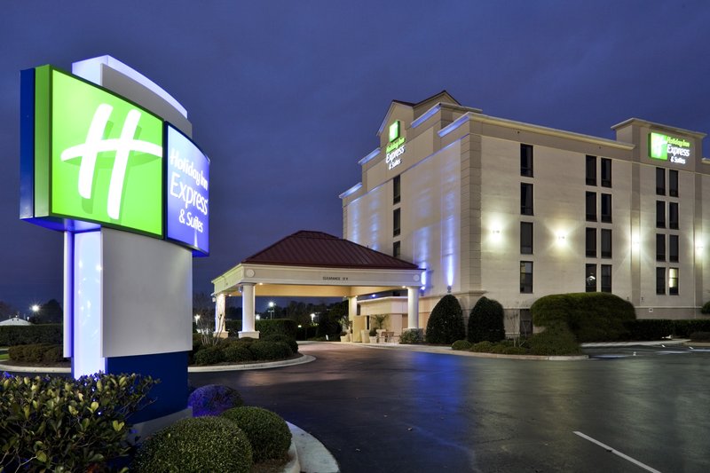 Holiday Inn Express Hotel & Suites Wilmington University Ctr