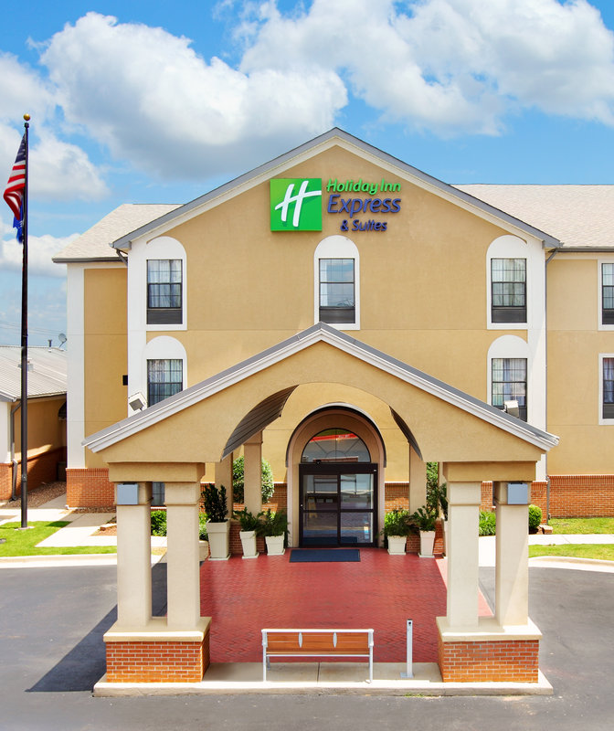 Holiday Inn Express & Suites North Little Rock