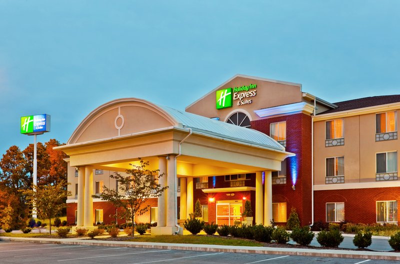 Holiday Inn Express & Suites Dickson