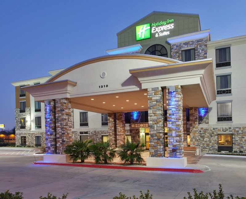 Holiday Inn Express Hotel & Suites Dallas South Desoto