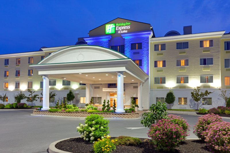 Holiday Inn Express Hotel & Suites Watertown Thousand Island