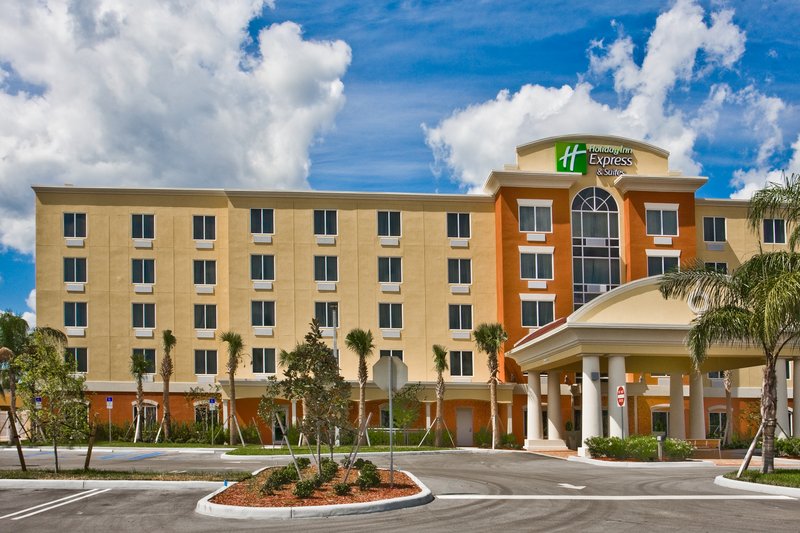 Holiday Inn Express & Suites Port St. Lucie West