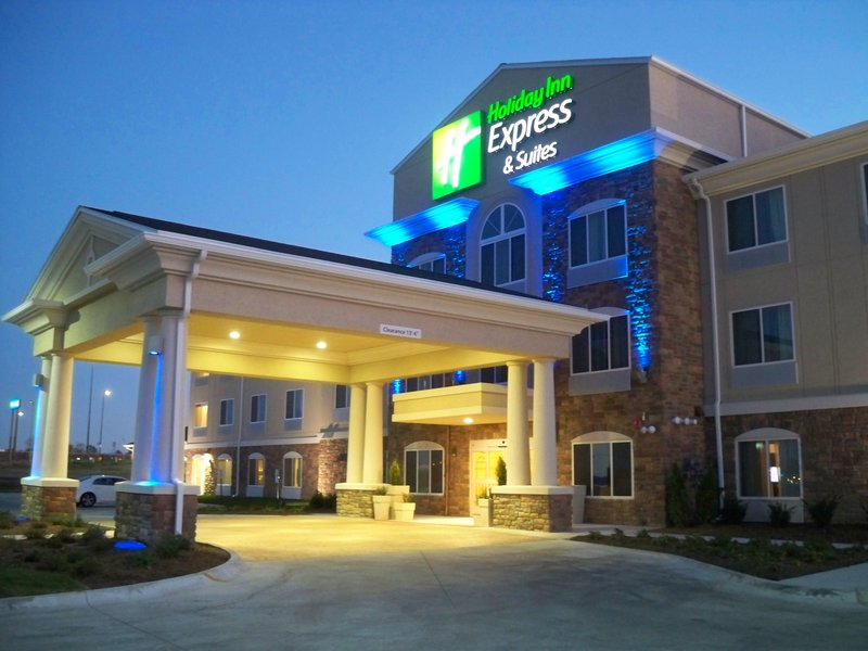 Holiday Inn Express & Suites Omaha I 80