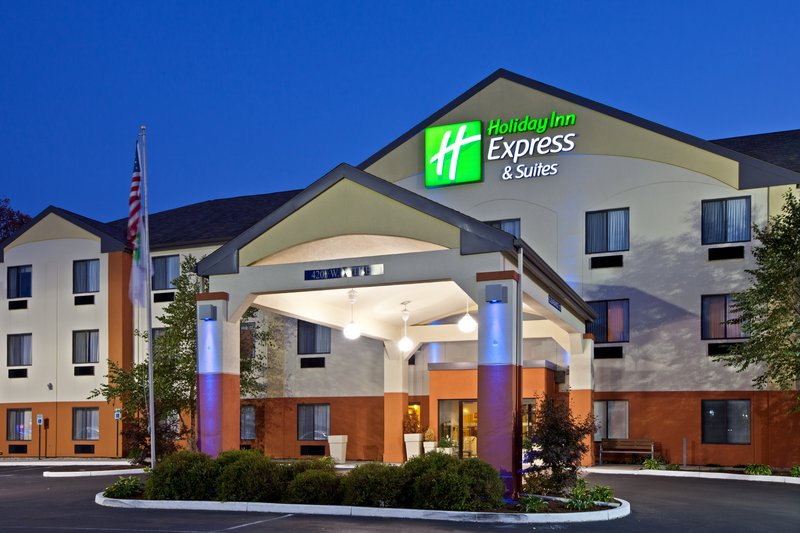 Holiday Inn Express Hotel & Suites Muncie