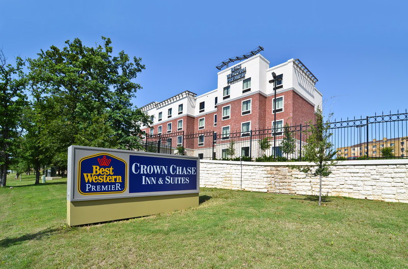 Best Western Premier Crown Chase Inn & Suites