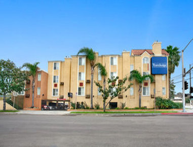Travelodge Inn & Suites by Wyndham Gardena CA