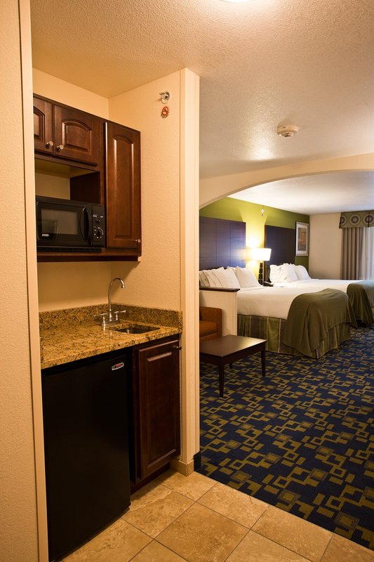 Holiday Inn Express & Suites Urbandale