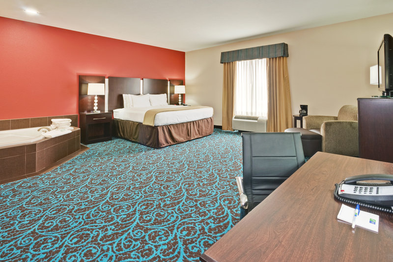 Holiday Inn Express Hotel & Suites New Philadelphia
