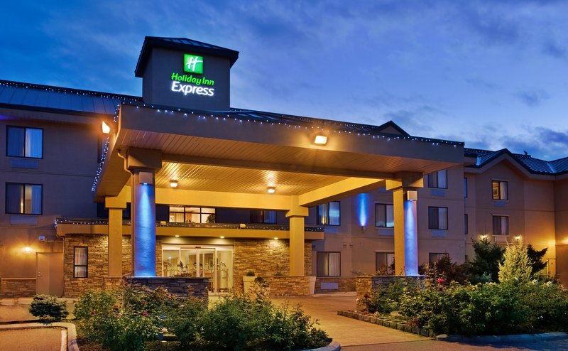 Holiday Inn Express & Suites Vernon