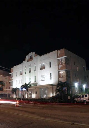 Carlton South Beach Hotel
