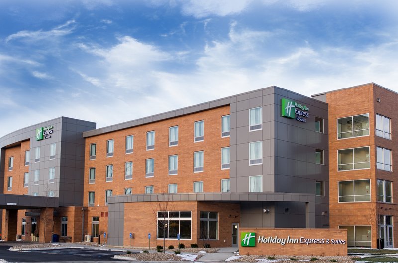 Holiday Inn Express & Suites Madison Central