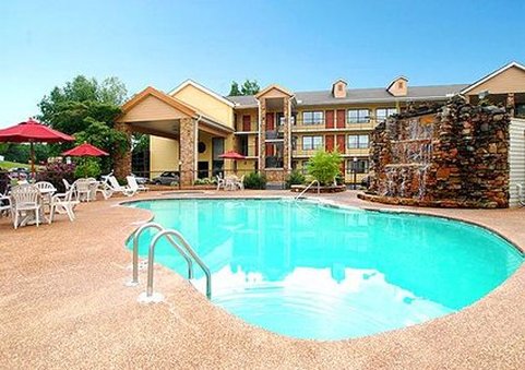 Quality Inn & Suites Sevierville Pigeon Forge