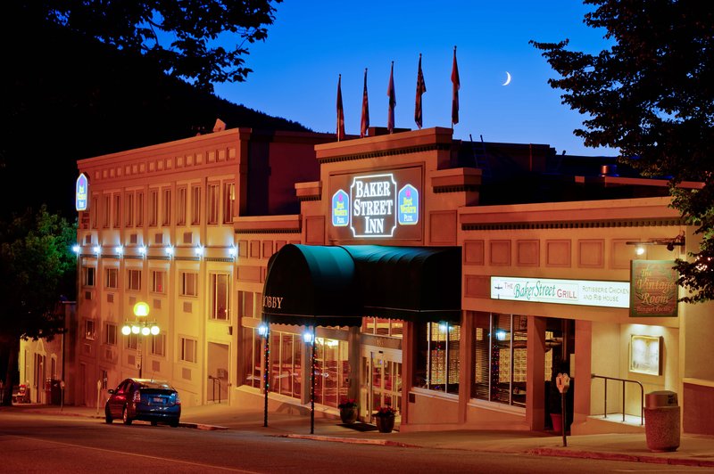 Best Western Plus Baker Street Inn & Convention Centre