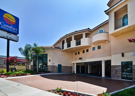 Comfort Inn & Suites Near Universal N. Hollywood Burbank