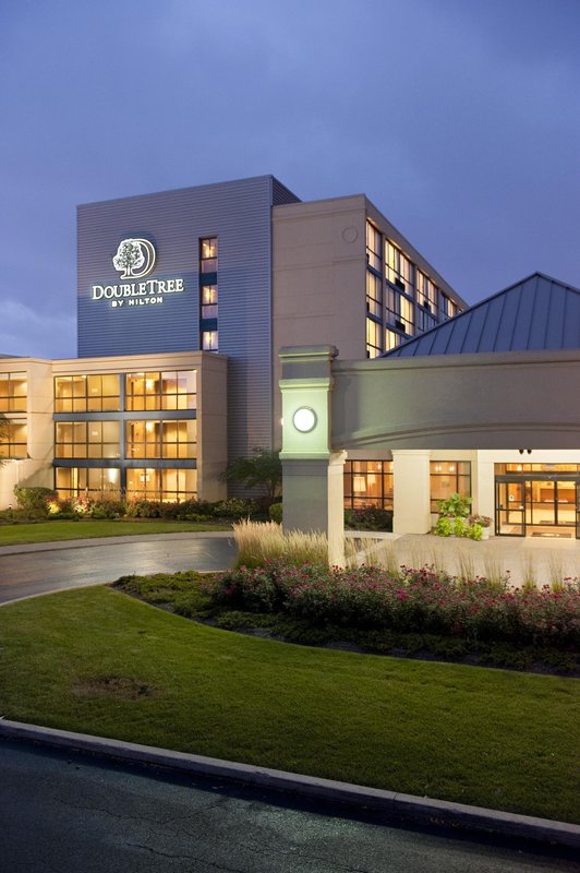 DoubleTree by Hilton Chicago Arlington Heights