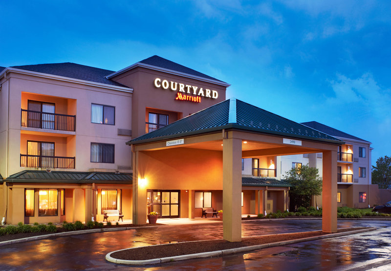 Courtyard by Marriott Cleveland Airport North