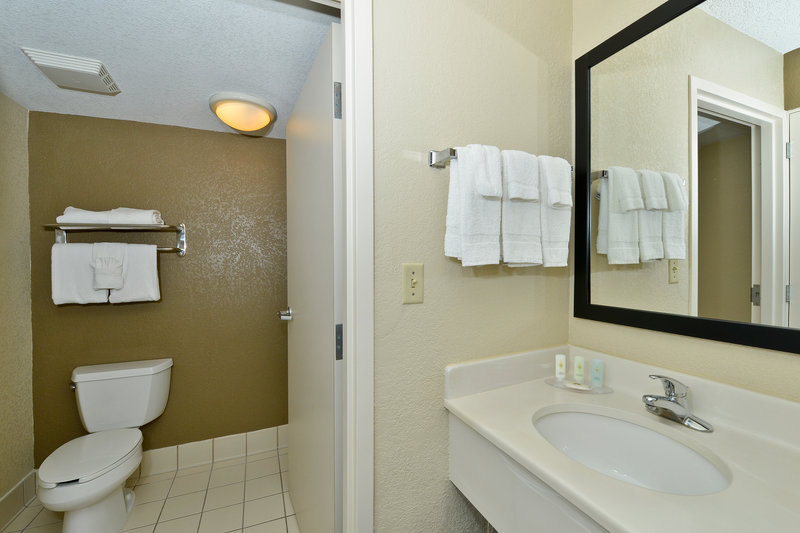 Comfort Inn & Suites Near Universal Orlando Resort Convention Ctr