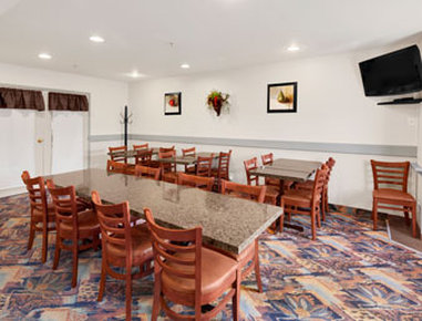 Super 8 by Wyndham Swift Current