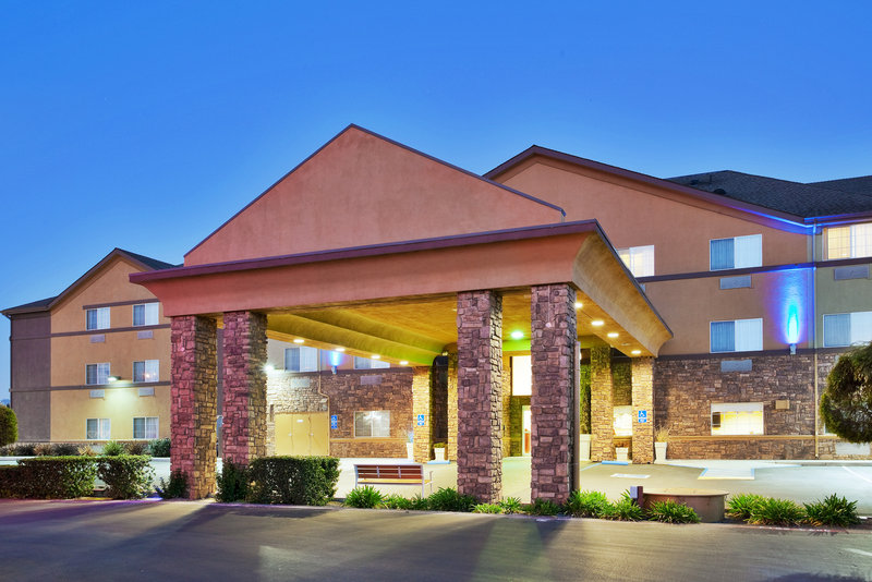 Holiday Inn Express Suites Watsonville