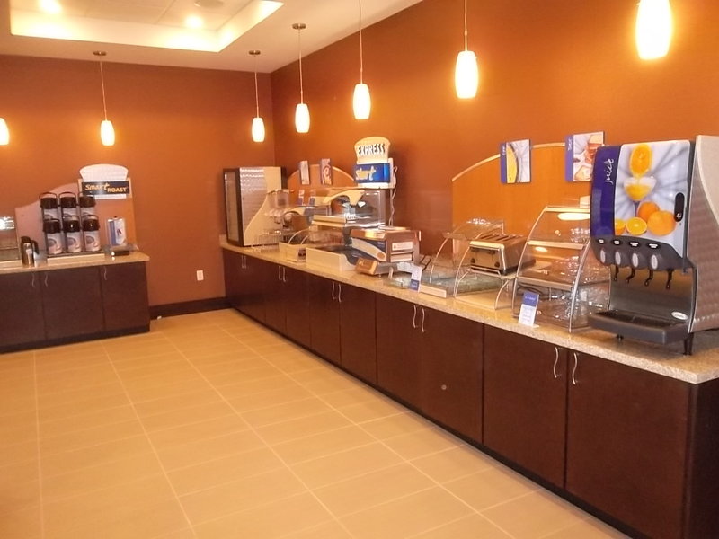 Holiday Inn Express & Suites Orlando East UCF Area