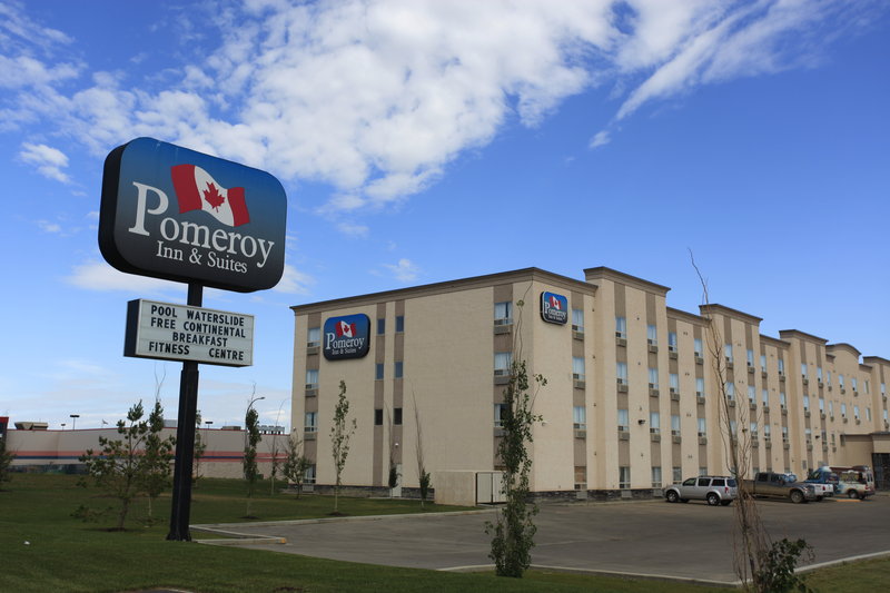 Pomeroy Inn & Suites Hotel Dawson Creek