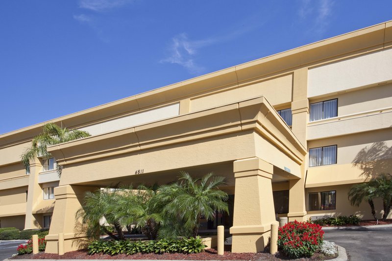 La Quinta Inn & Suites by Wyndham Tampa Fairgrounds Casino