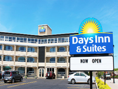 Days Inn & Suites by Wyndham North Bay