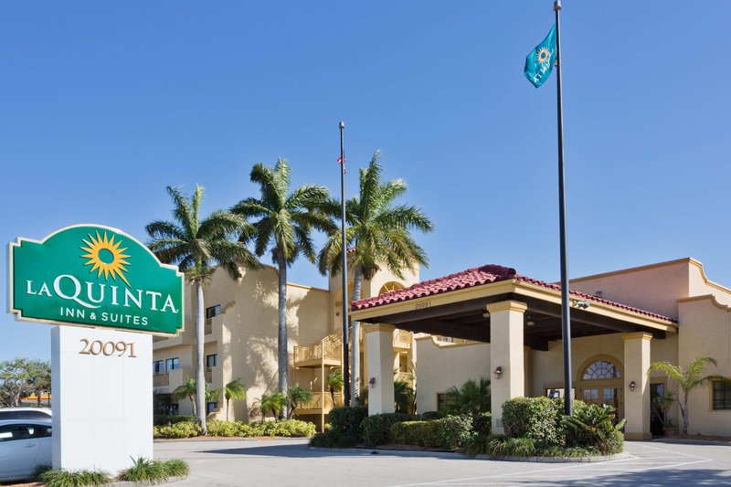 La Quinta Inn & Suites by Wyndham Ft. Myers Sanibel Gateway
