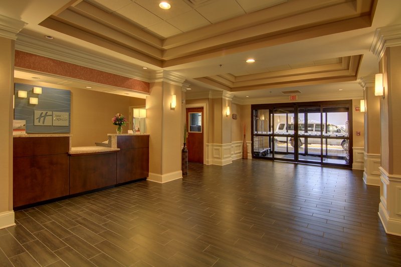Holiday Inn Express & Suites Alpharetta Windward Parkway