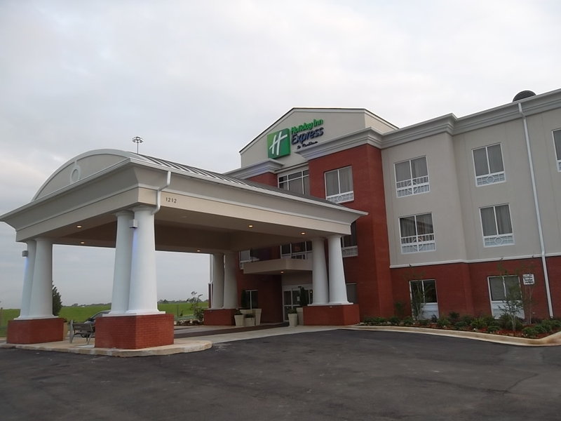 Holiday Inn Express Hotel & Suites Brookhaven