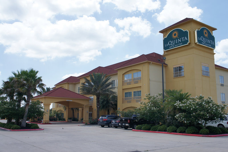 La Quinta Inn & Suites by Wyndham Winnie