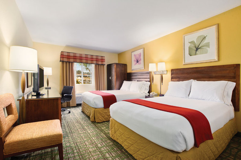 Holiday Inn Express Hotel & Suites San Diego Escondido