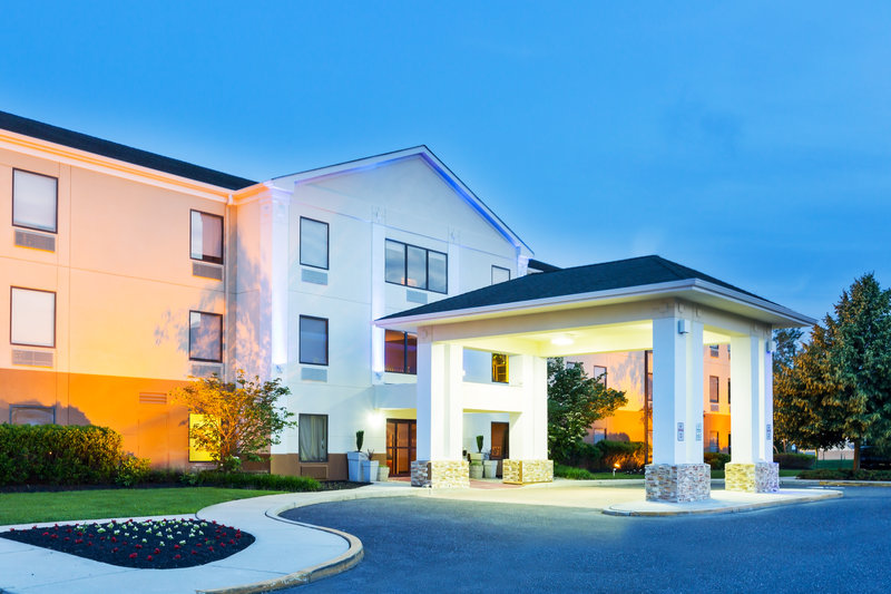 Holiday Inn Express Hotel & Suites Mt. Holly