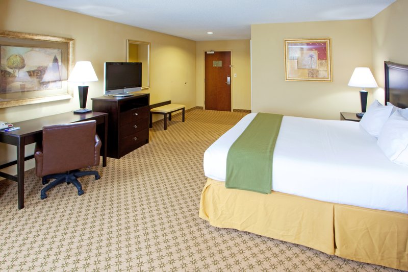 Holiday Inn Express Hotel & Suites Chestertown