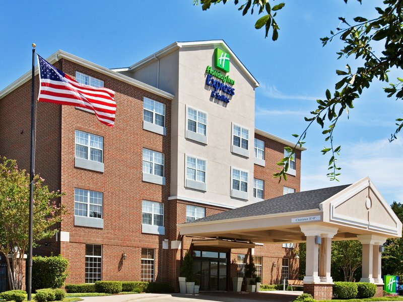 Holiday Inn & Suites Dallas Addison
