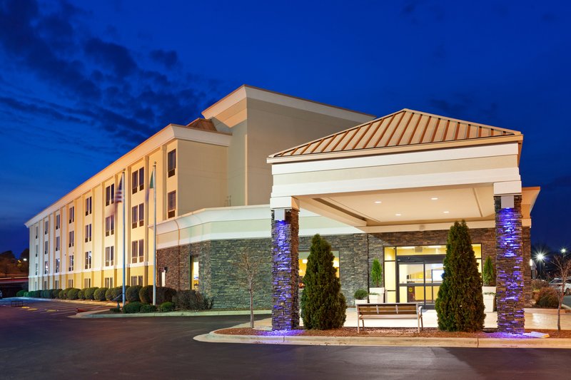 Holiday Inn Express Greensboro (I 40 at Wendover)